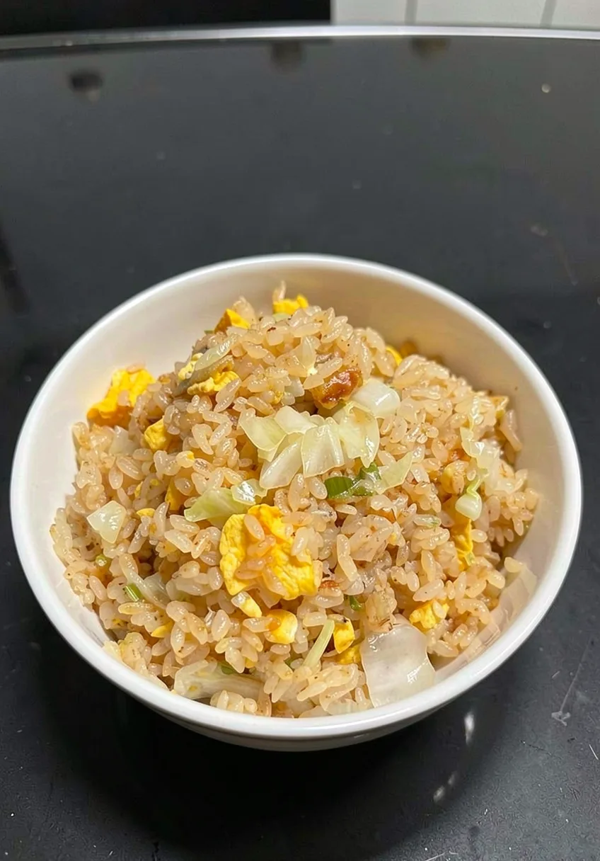 高麗菜小魚蛋炒飯