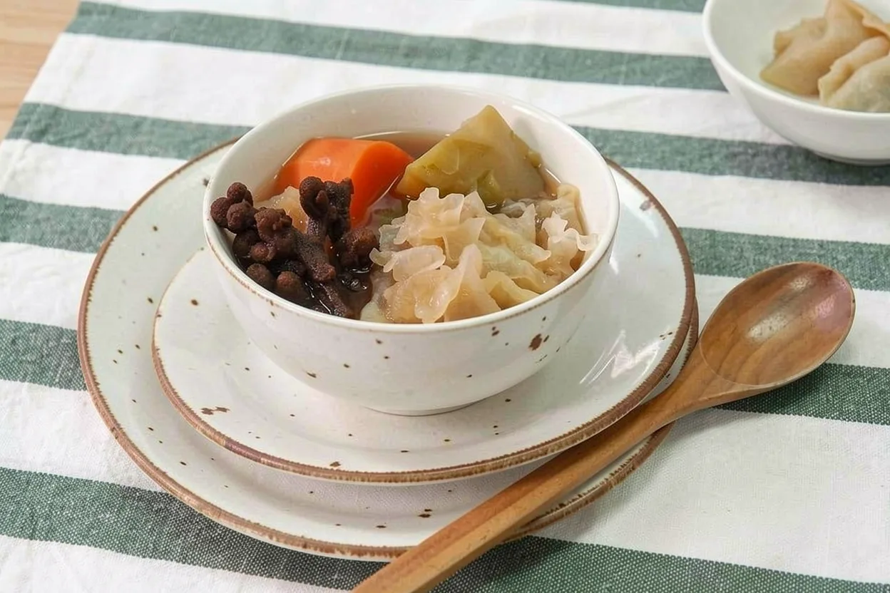 Loquat Flower, Chayote and Snow Fungus Soup
